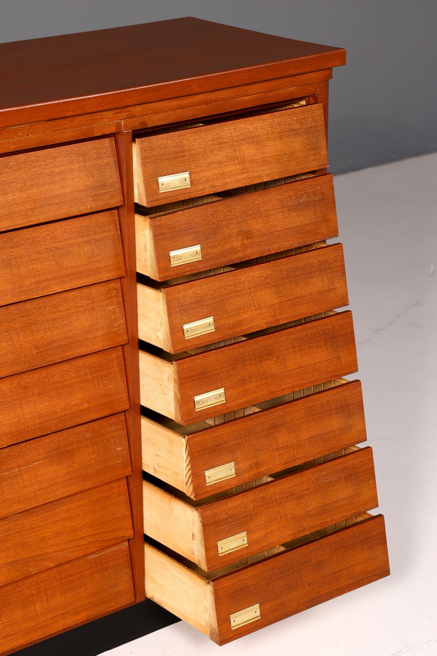 G113 Finish Wunderschöne Mid Century Kommode Vintage Bauhaus Apotheker Schrank Retro Schubladenkommode