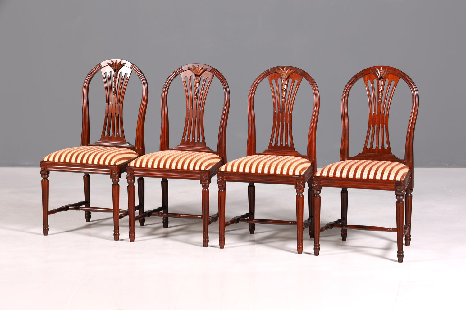 4x Edle Englische Stühle Englisch Dining Chairs Antik 60er Jahre Küchenstühle Stuhlset