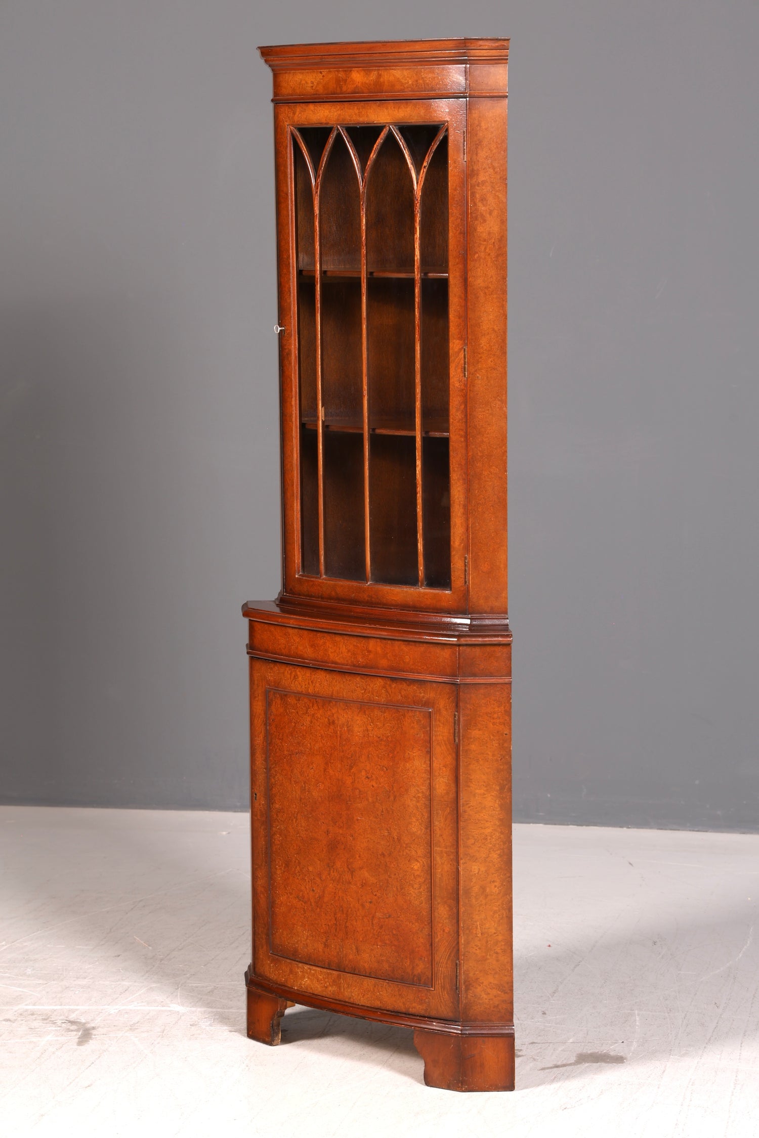 Wunderschöne Englische Eckvitrine Mahagoni Eckschrank Glasvitrine Vitrine Antik Echt Holz Vintage