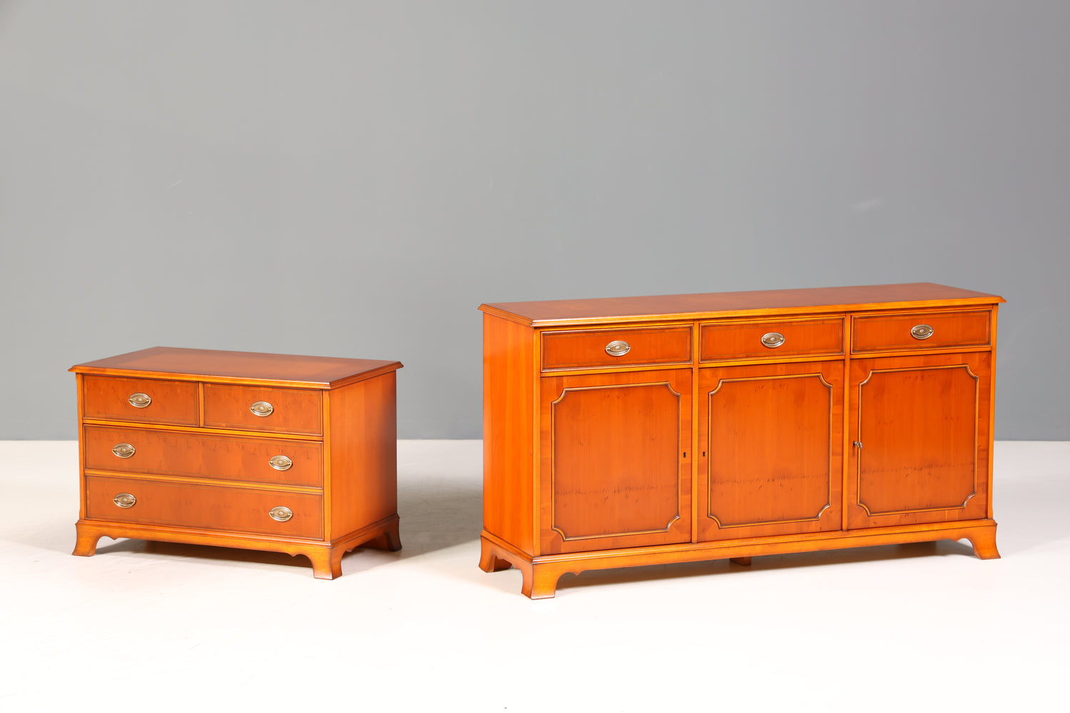 Traumhafte Original Heldense Kommode Eibe Antik Stil Hifi TV Schrank Sideboard echt Holz Klappschrank