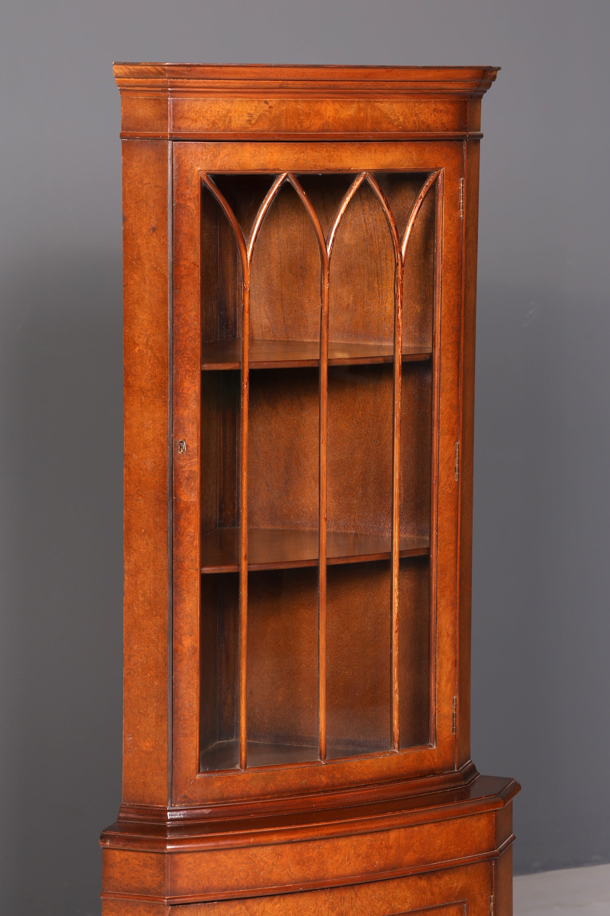 Wunderschöne Englische Eckvitrine Mahagoni Eckschrank Glasvitrine Vitrine Antik Echt Holz Vintage