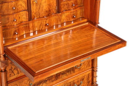 Traumhafter Louis Philippe Sekretär um 1870 Vertiko Nussbaum Highboard Kommode Sekretär Schrank