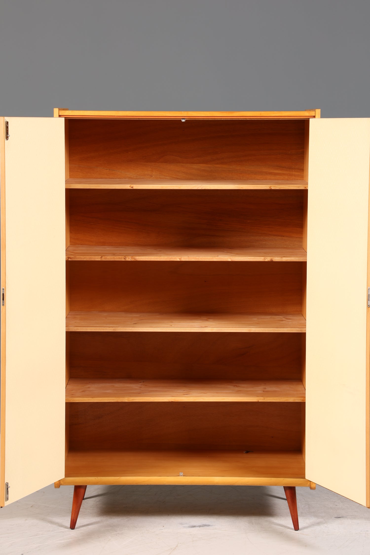 Wunderschöner Mid Century Kleiderschrank Vintage Schrank Retro Wäscheschrank