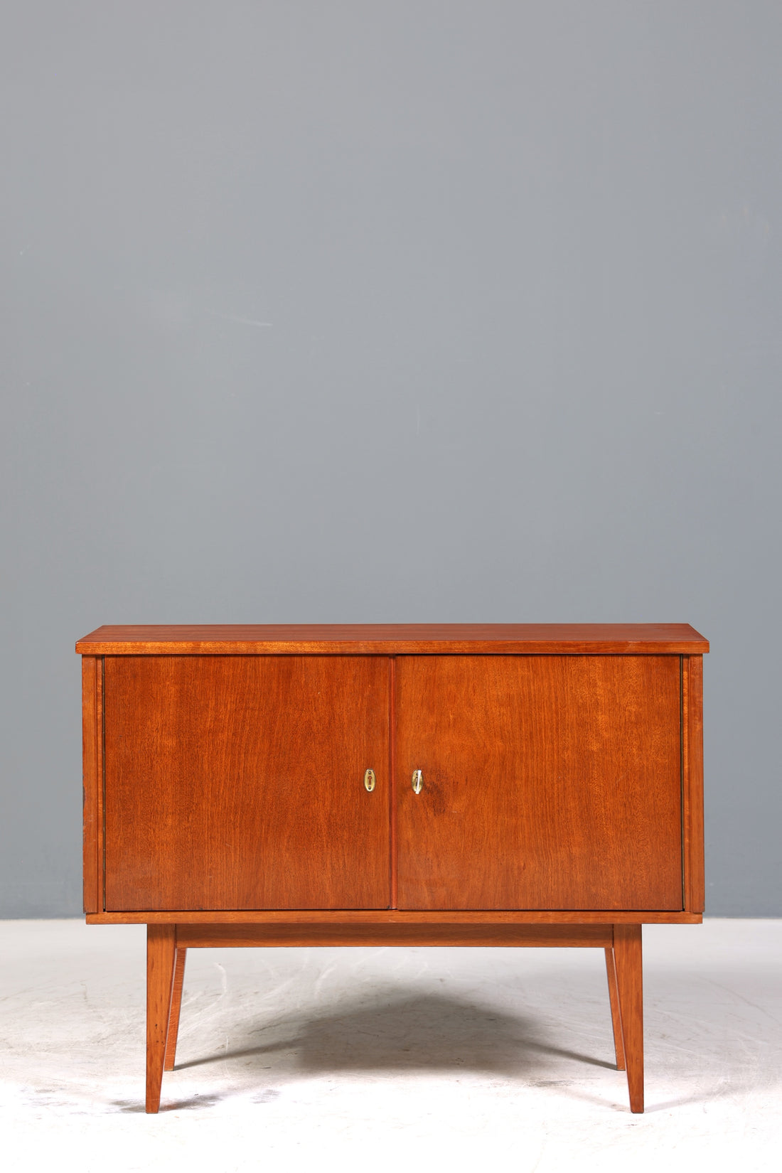 Stilvolle Mid Century Kommode Retro Flurkommode Vintage TV Kommode Schrank 60s