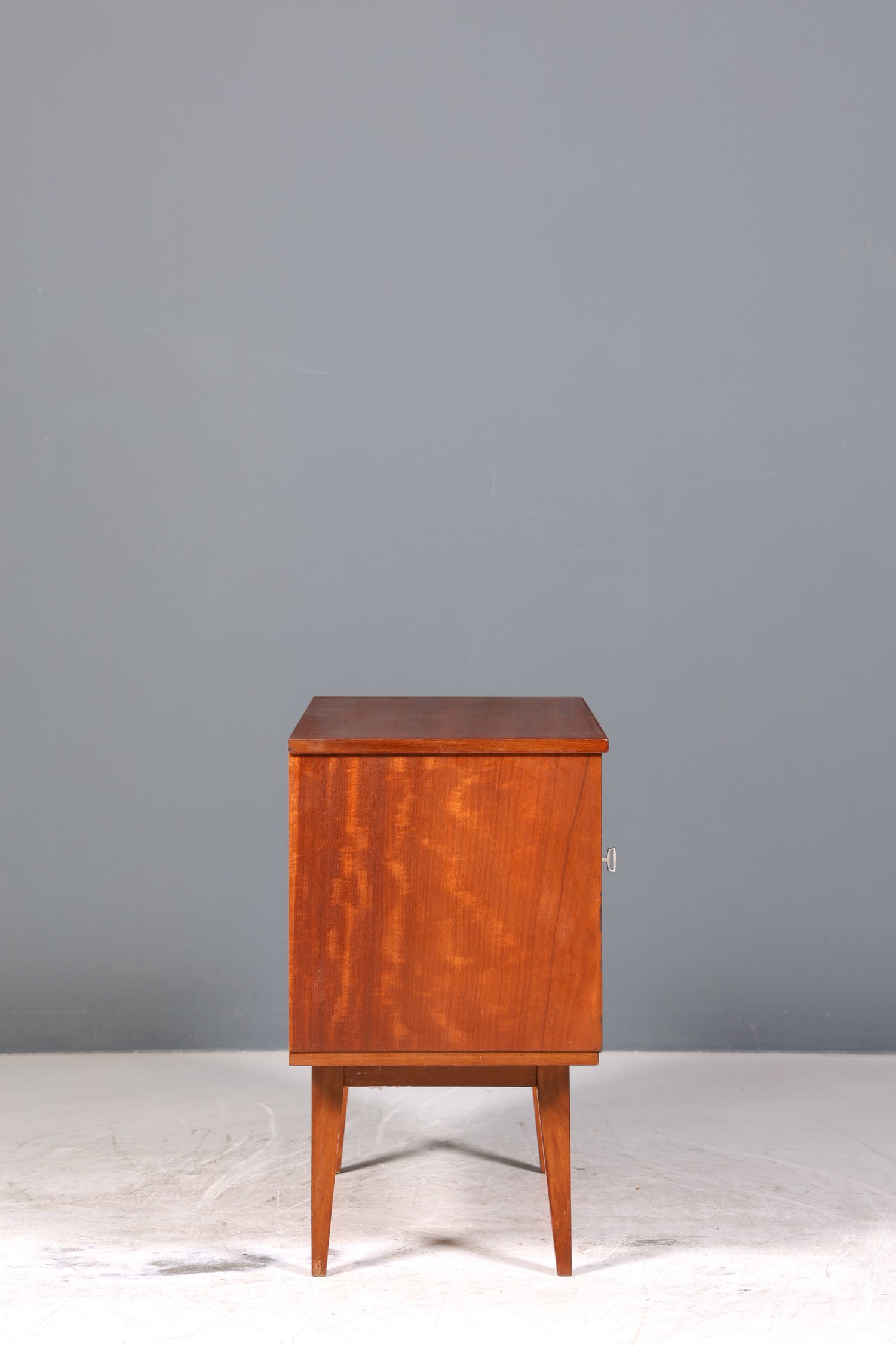 Stilvolle Mid Century Kommode Retro Flurkommode Vintage TV Kommode Schrank 60s