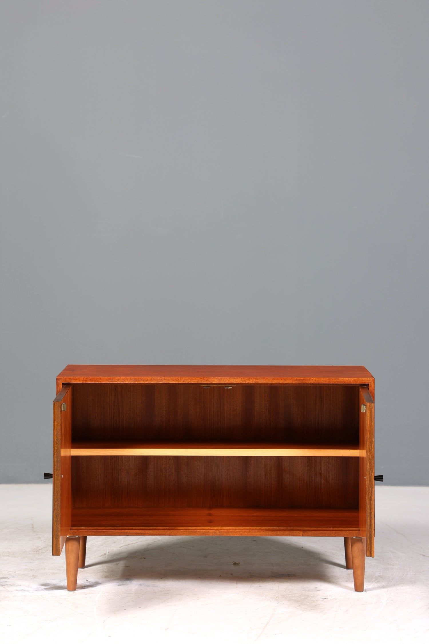 Stilvoller Mid Century Schrank Sideboard Vintage Retro Kommode TV Schrank Flurkommode
