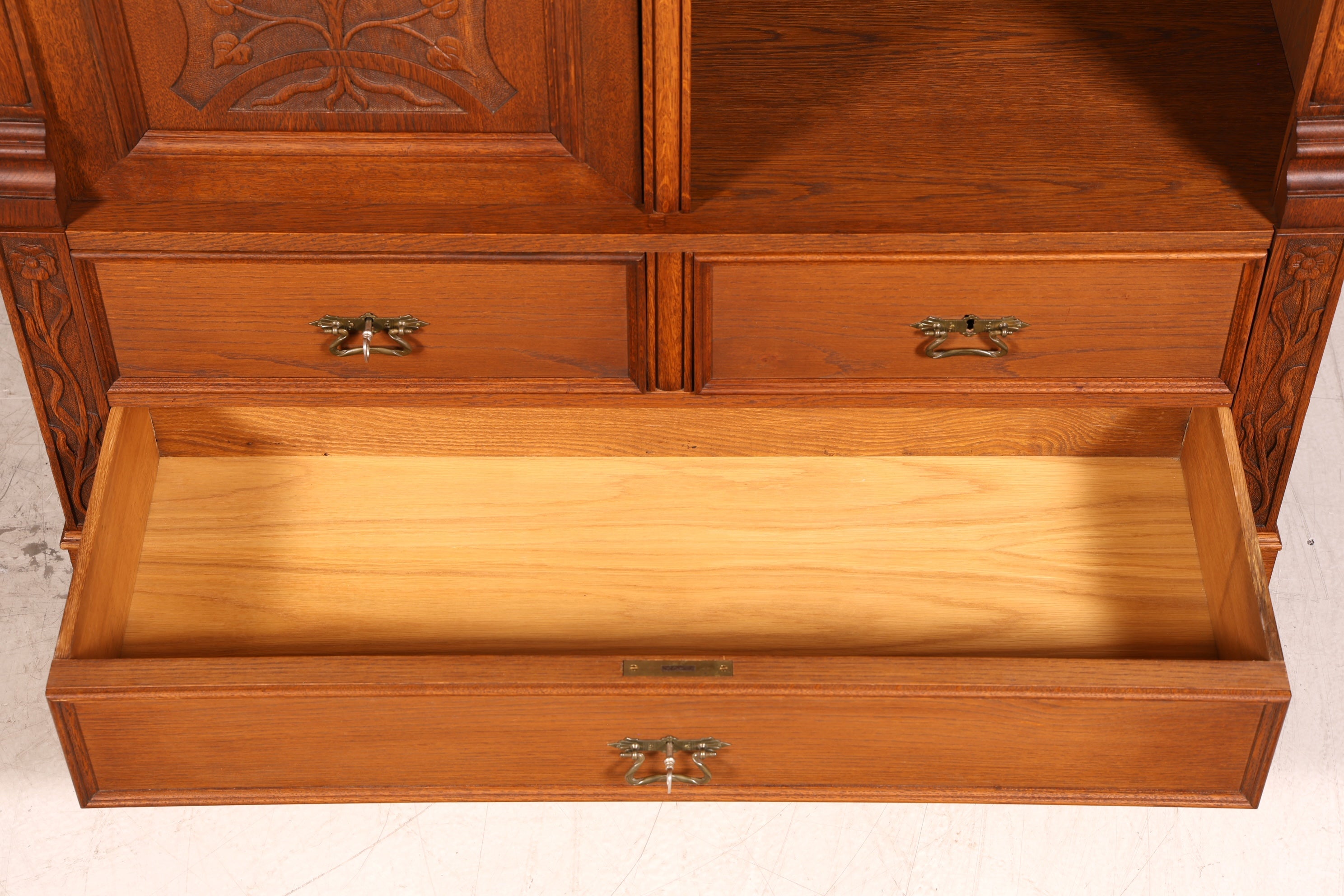 G783 Finish Traumhafte Jugendstil Vitrine Antike Holz Bücherschrank Eiche Antik Schrank Geschirrschrank (Kopie)