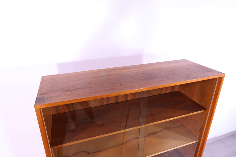 Wunderschönes Mid Century Vitrine Retro Highboard Nussbaum Schrank Kommode