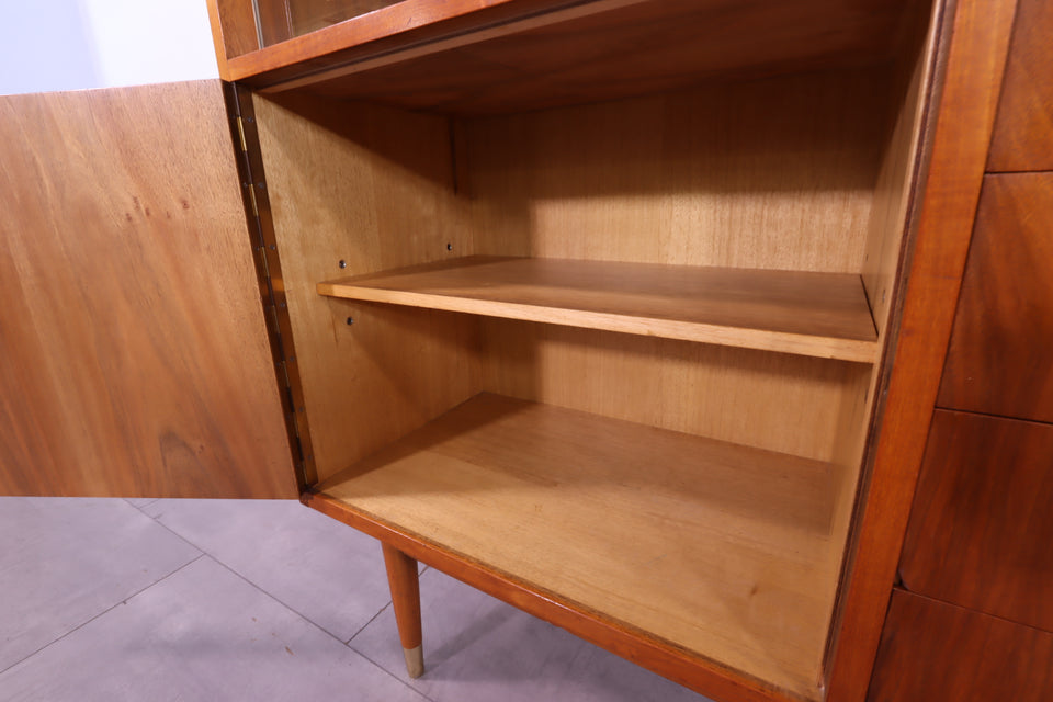 Wunderschönes Mid Century Vitrine Retro Highboard Nussbaum Schrank Kommode