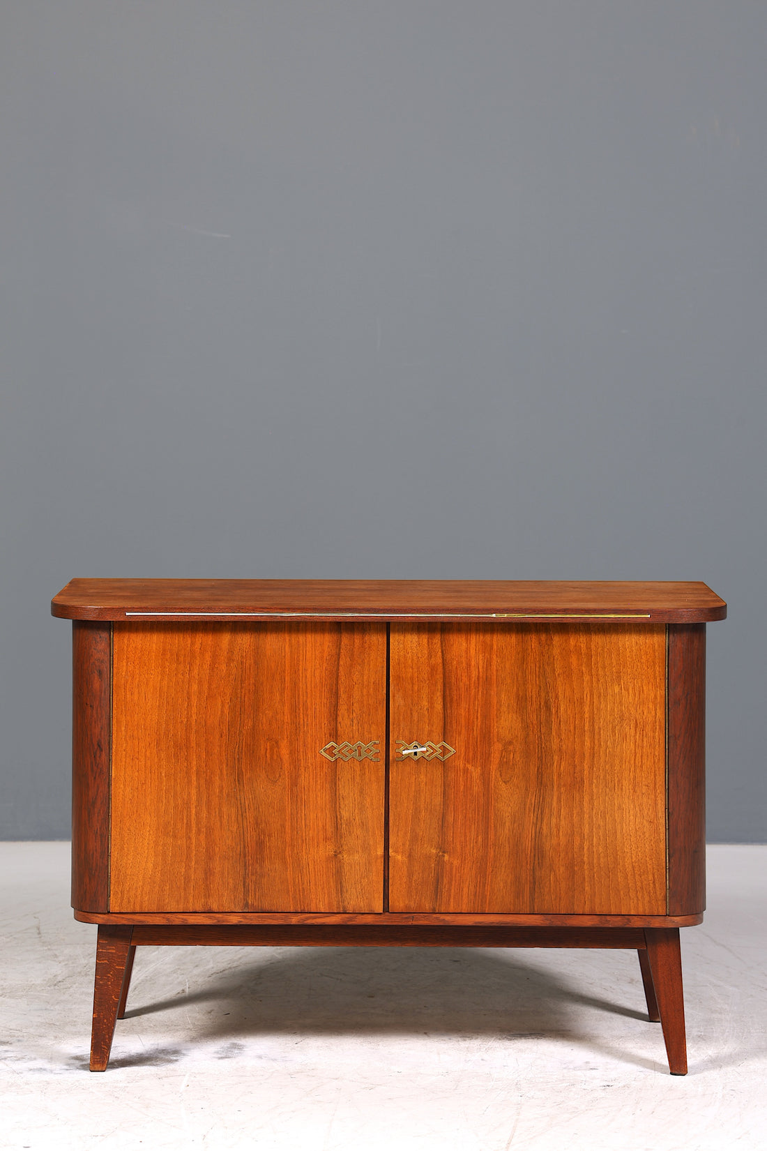 Schlichter Mid Century Schrank Vintage Retro Kommode TV Schrank Flurkommode