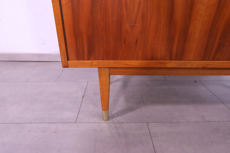 Wunderschönes Mid Century Vitrine Retro Highboard Nussbaum Schrank Kommode
