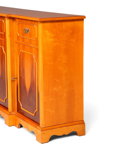 Traumhaftes Englisches Sideboard Eibe Schrank Antik Stil Buffetschrank Kommode