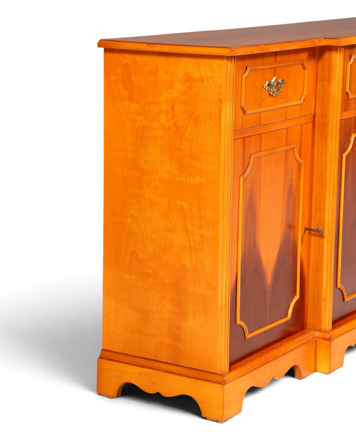 Traumhaftes Englisches Sideboard Eibe Schrank Antik Stil Buffetschrank Kommode