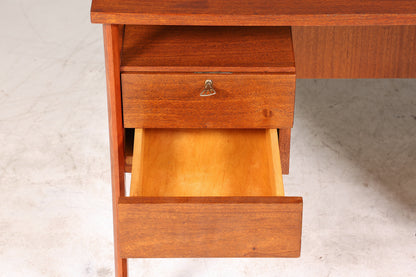 Wunderschöner Mid Century Schreibtisch Danish Design Teak Holz Bürotisch Office Table