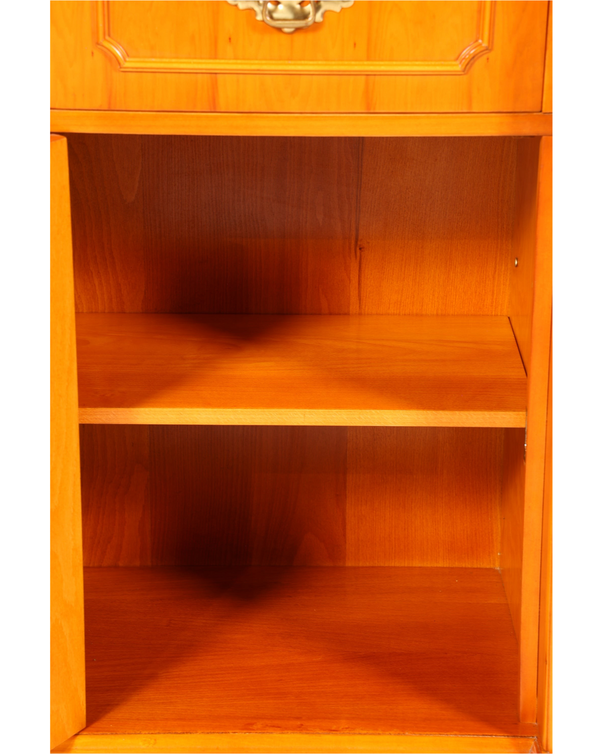 Traumhaftes Englisches Sideboard Eibe Schrank Antik Stil Buffetschrank Kommode