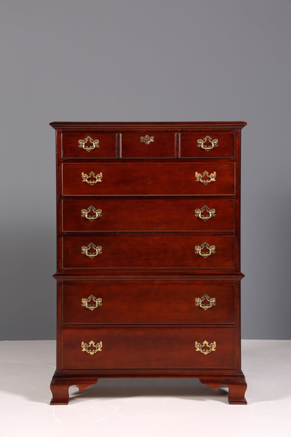 Edles Vertiko der Marke Drexel Heritage Schrank USA Antik Stil Highboard