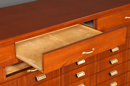 Beeindruckende XXL Mid Century Kommode Vintage Bauhaus Apotheker Schrank Retro Schubladenkommode
