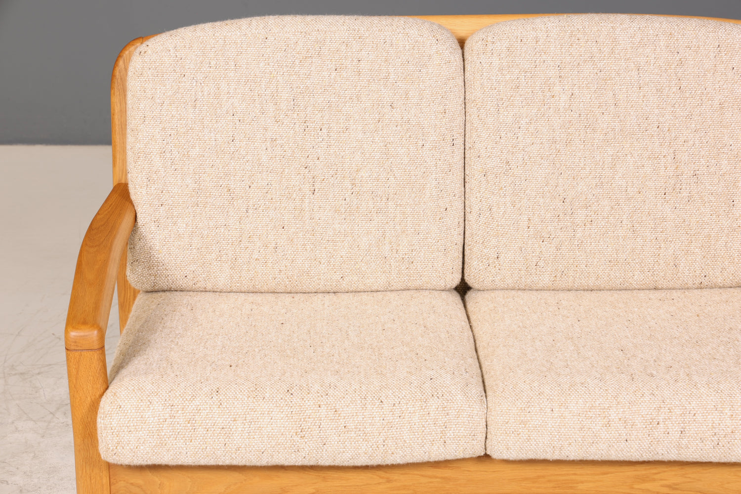 Wunderschönes Original Dyrlund Sofa Mid Century Couch echt Holz 2- Sitzer Canapé