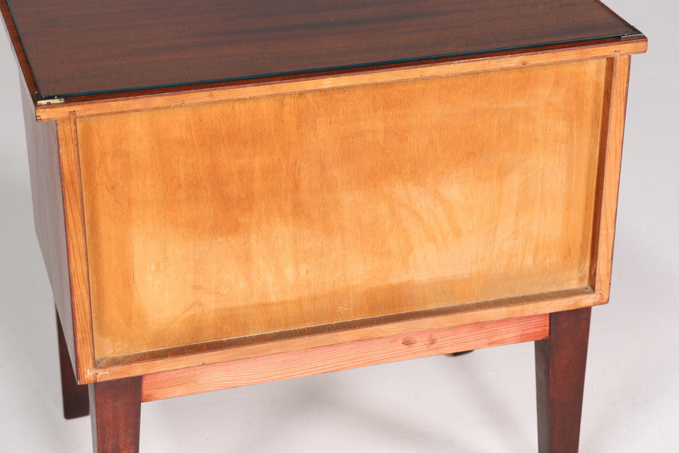 Wunderschöne Mid Century Kommode Retro Nachttisch 2 von 2