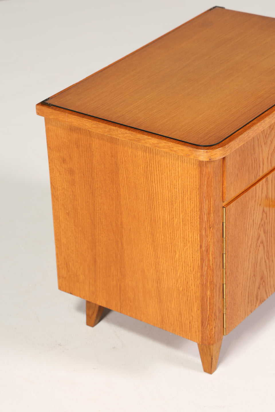 Schlichte Mid Century Retro Kommode 60s Vintage Nachttisch 2 von 2
