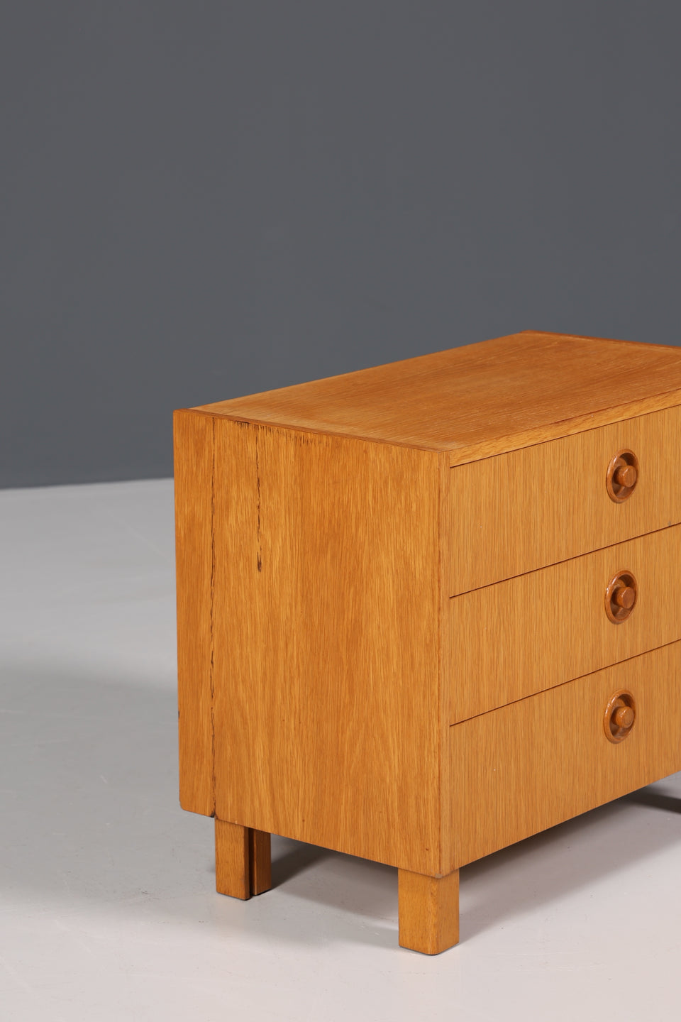 Schlichte Mid Century Kommode Retro Schränkchen