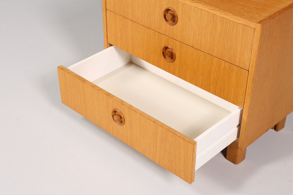 Schlichte Mid Century Kommode Retro Schränkchen