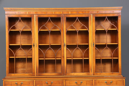 Wunderschöne Englische Vitrine Bücherschrank Buffet Antik Stil Englisch Eibe Glasvitrine Bibliothek