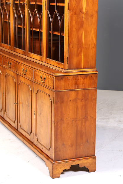 Wunderschöne Englische Vitrine Bücherschrank Buffet Antik Stil Englisch Eibe Glasvitrine Bibliothek