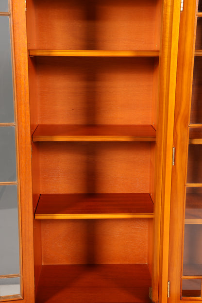Edle Englische Vitrine Bücherschrank Buffet Antik Stil Englisch Eibe Glasvitrine Bibliothek