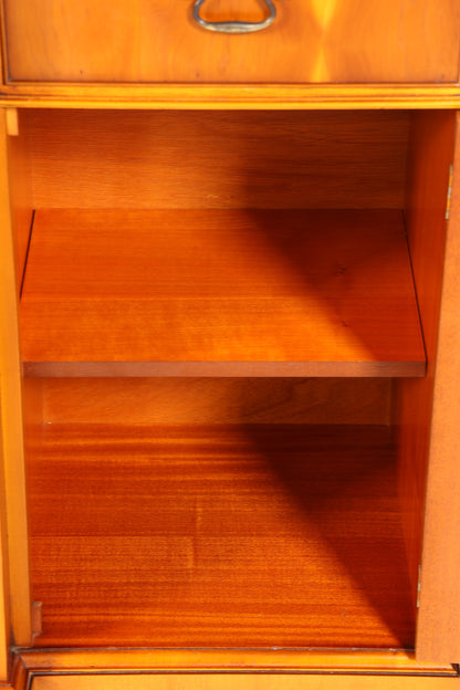 Edle Englische Vitrine Bücherschrank Buffet Antik Stil Englisch Eibe Glasvitrine Bibliothek