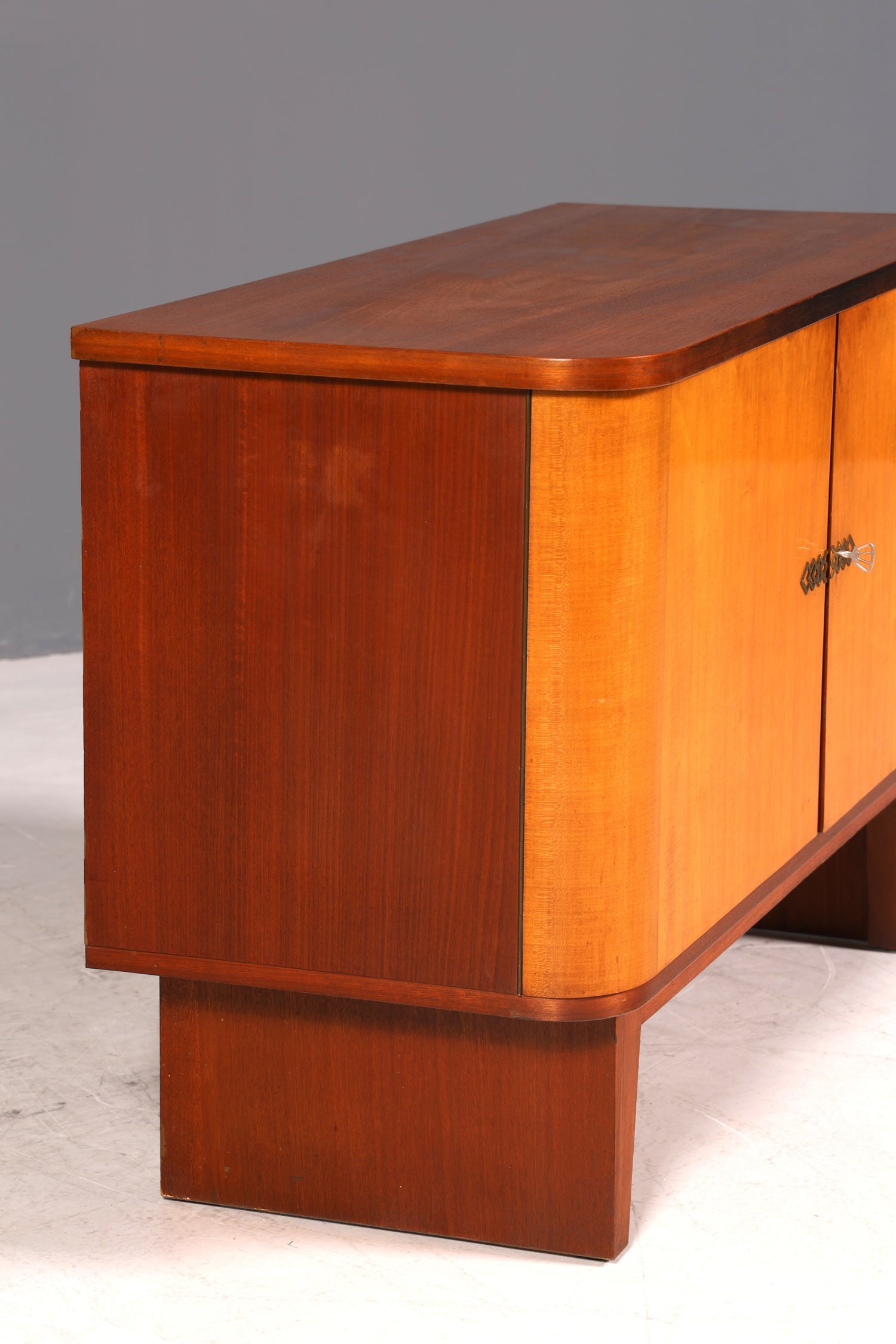 G136 Finish Wunderschöne Mid Century Kommode Vintage Schrank Retro Flur Kommode 60s Regal Sideboard