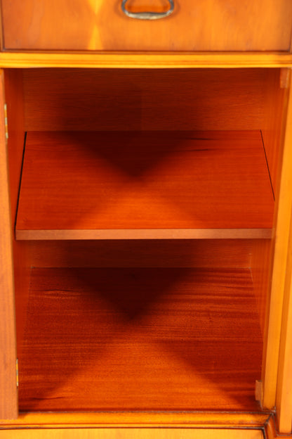 Edle Englische Vitrine Bücherschrank Buffet Antik Stil Englisch Eibe Glasvitrine Bibliothek