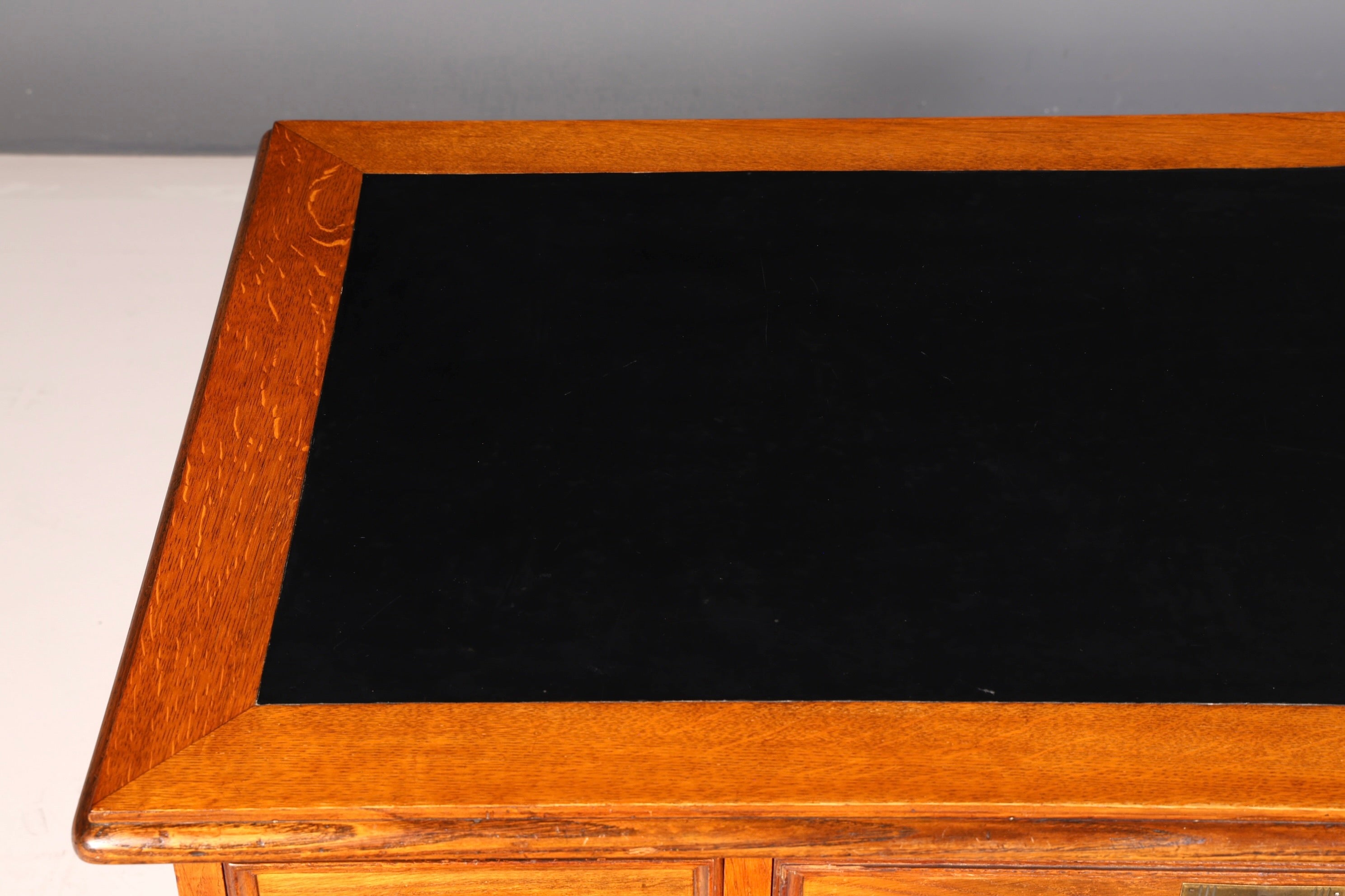 Wunderschöner Schreibtisch im Bauhaus Stil Art Deco Bürotisch Office Table Eiche Antik Vintage