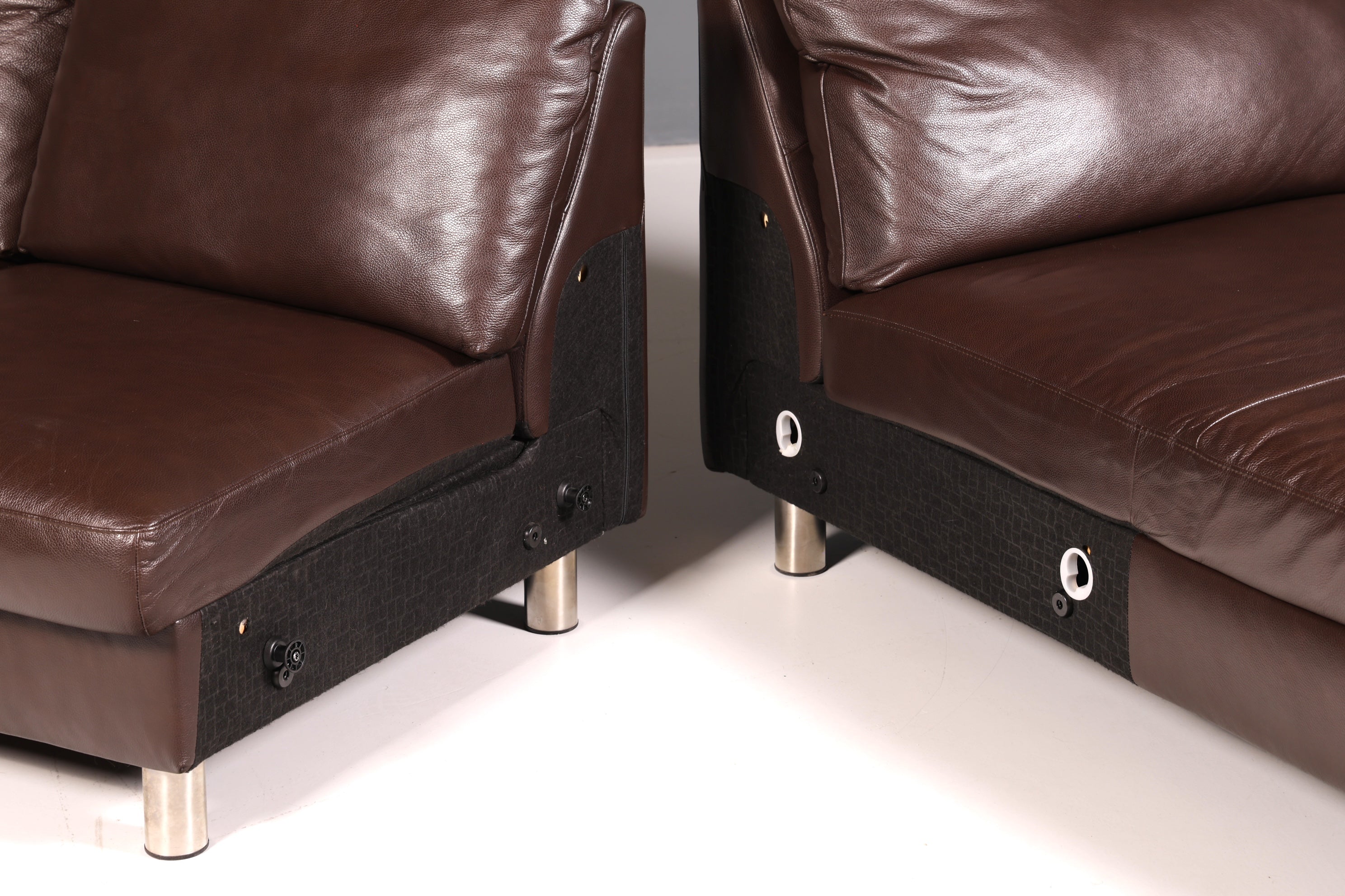 Beautiful Stressless E200 corner sofa in genuine brown leather with chaise longue, footstool, and vintage leather upholstery.