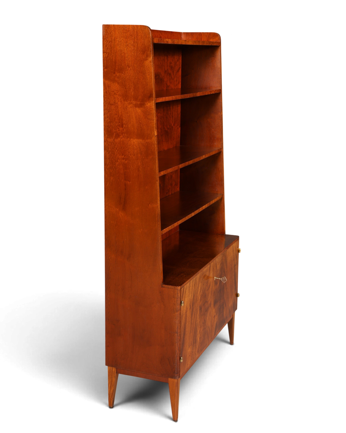 Hauptstadt Möblerei Mid Century Bücherregal aus Nussbaum mit Unterschrank und höhenverstellbaren Regalböden