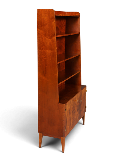 Hauptstadt Möblerei Mid Century Bücherregal aus Nussbaum mit Unterschrank und höhenverstellbaren Regalböden