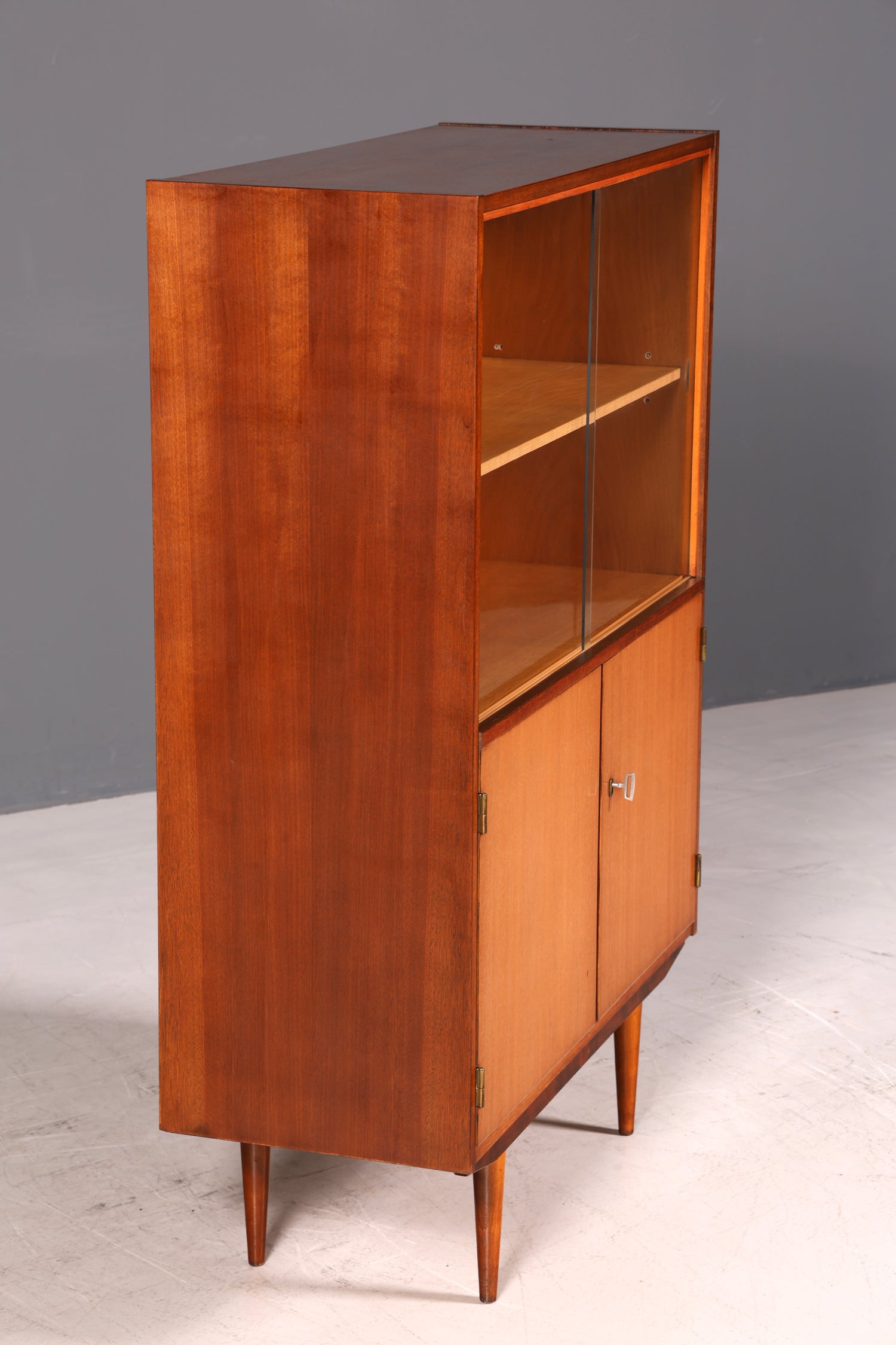 G142 Finish Wunderschöne Mid Century Vitrine Vintage Regal Retro Bücherregal VEB Bookshelf