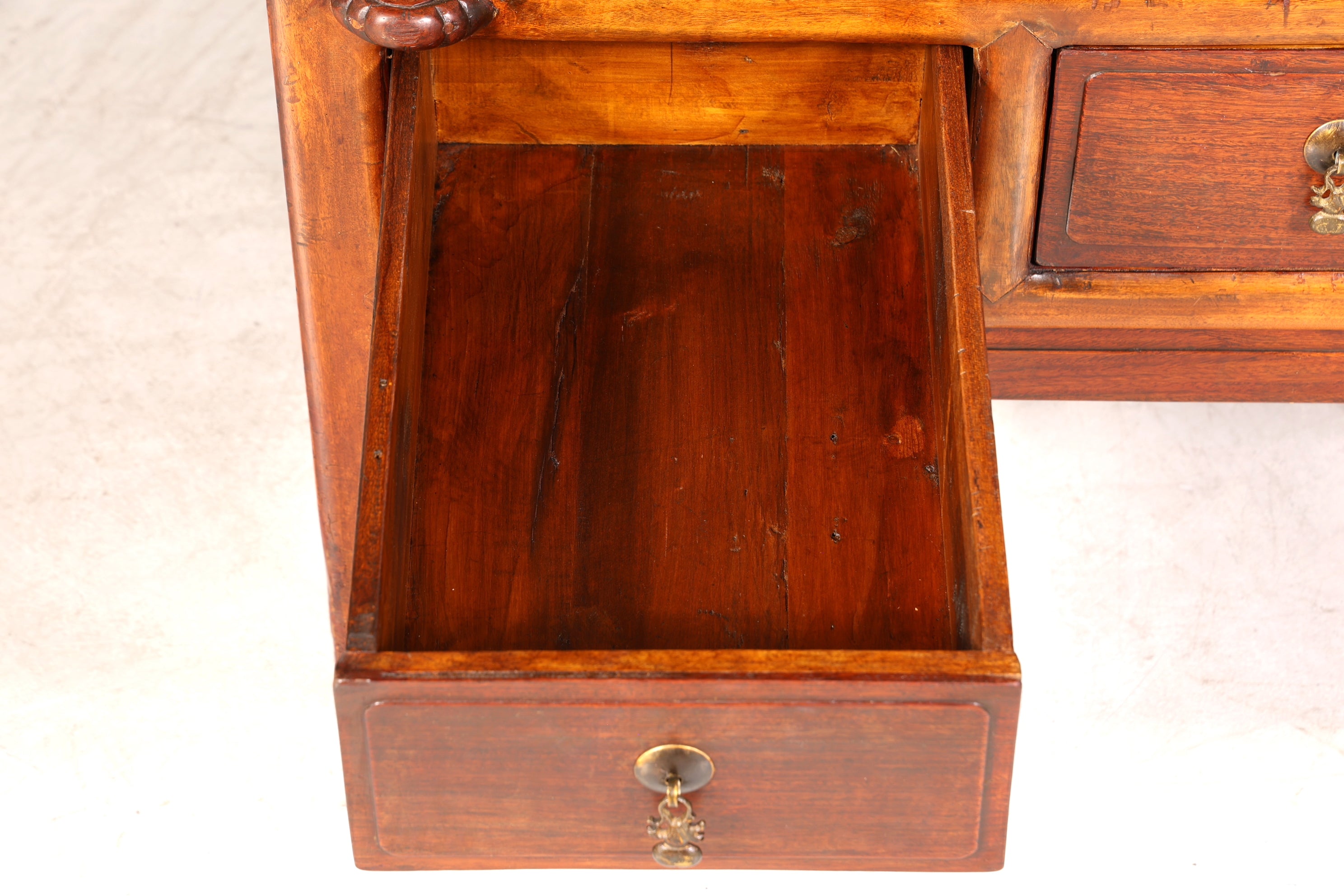 Wunderschöner Chinesischer Schrank China Kommode Asia Wäscheschrank Dielenschrank
