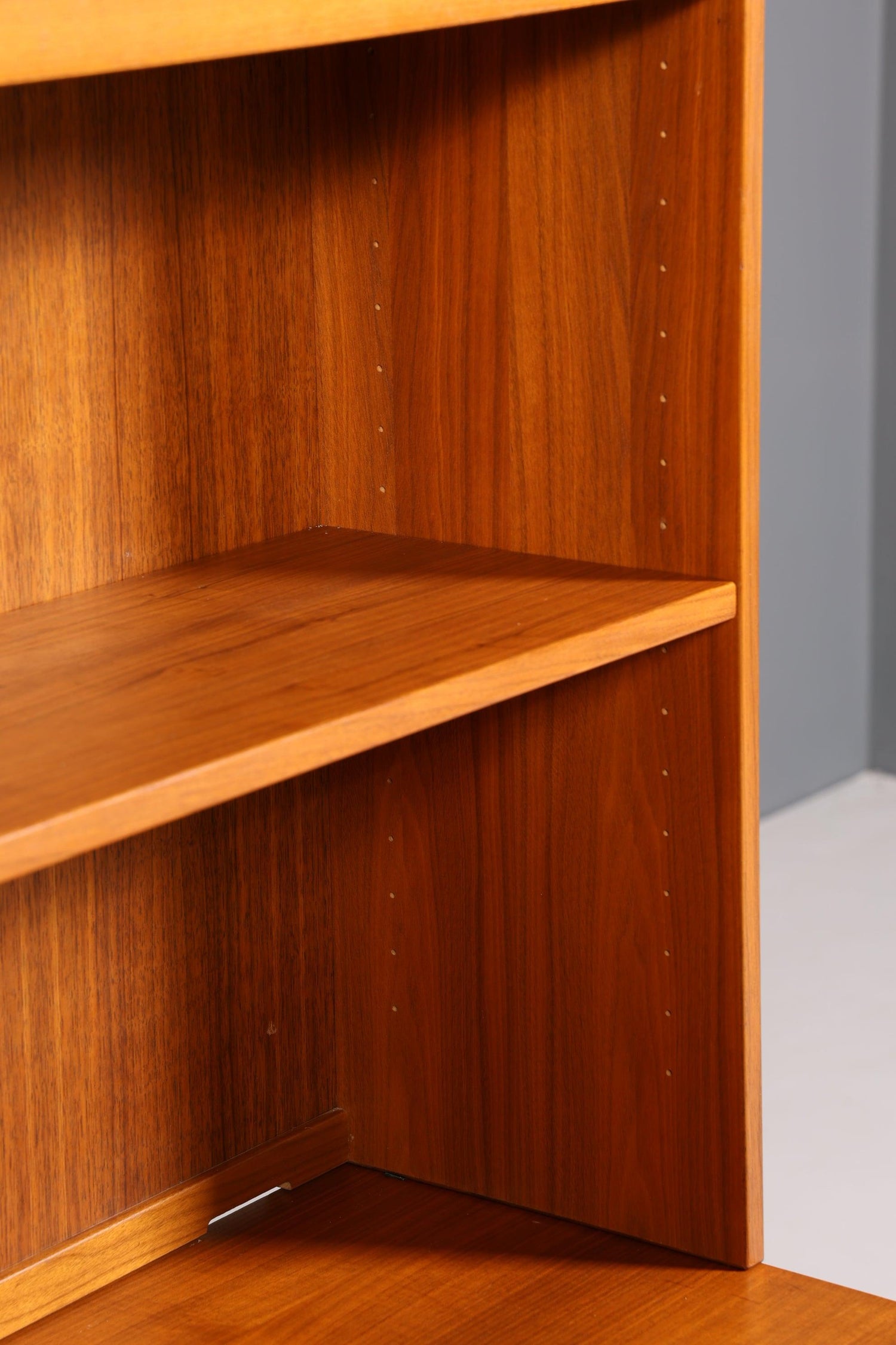 Schlichtes Mid Century Regal Vintage Schrank Retro Vitrine Bücherregal 60s