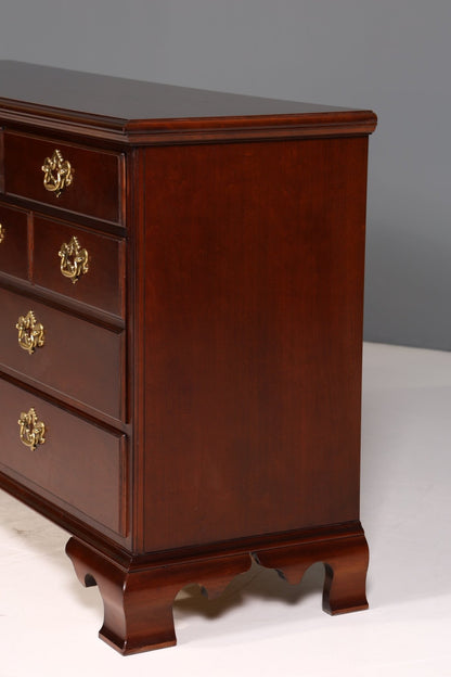 Beautiful sideboard from the brand Drexel Heritage antique style cabinet chest of drawers USA sideboard chest of drawers