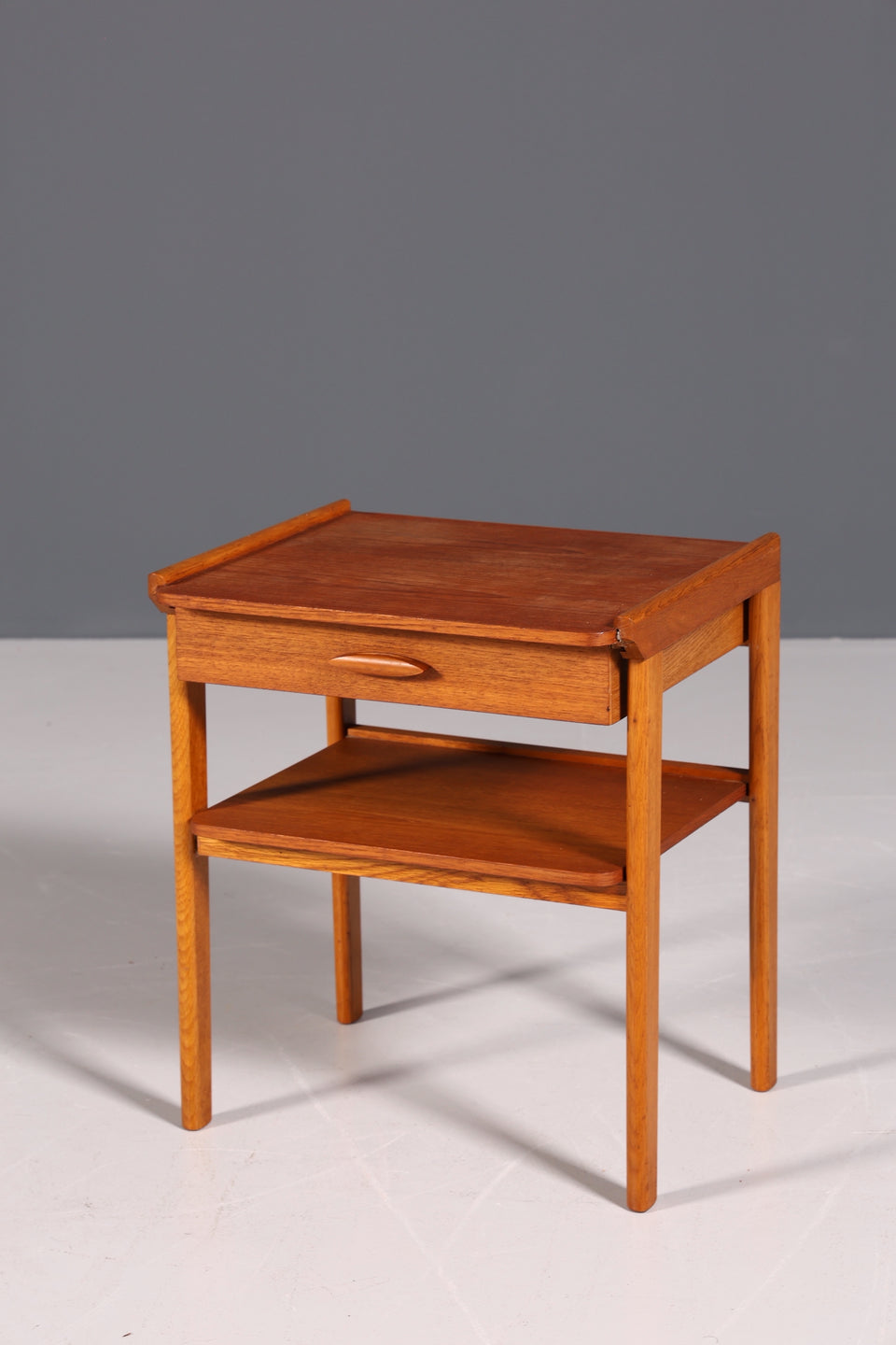 Wunderschöner Mid Century Beistelltisch Ablage Danish Design Teak Nachttisch 60s 1 von 2