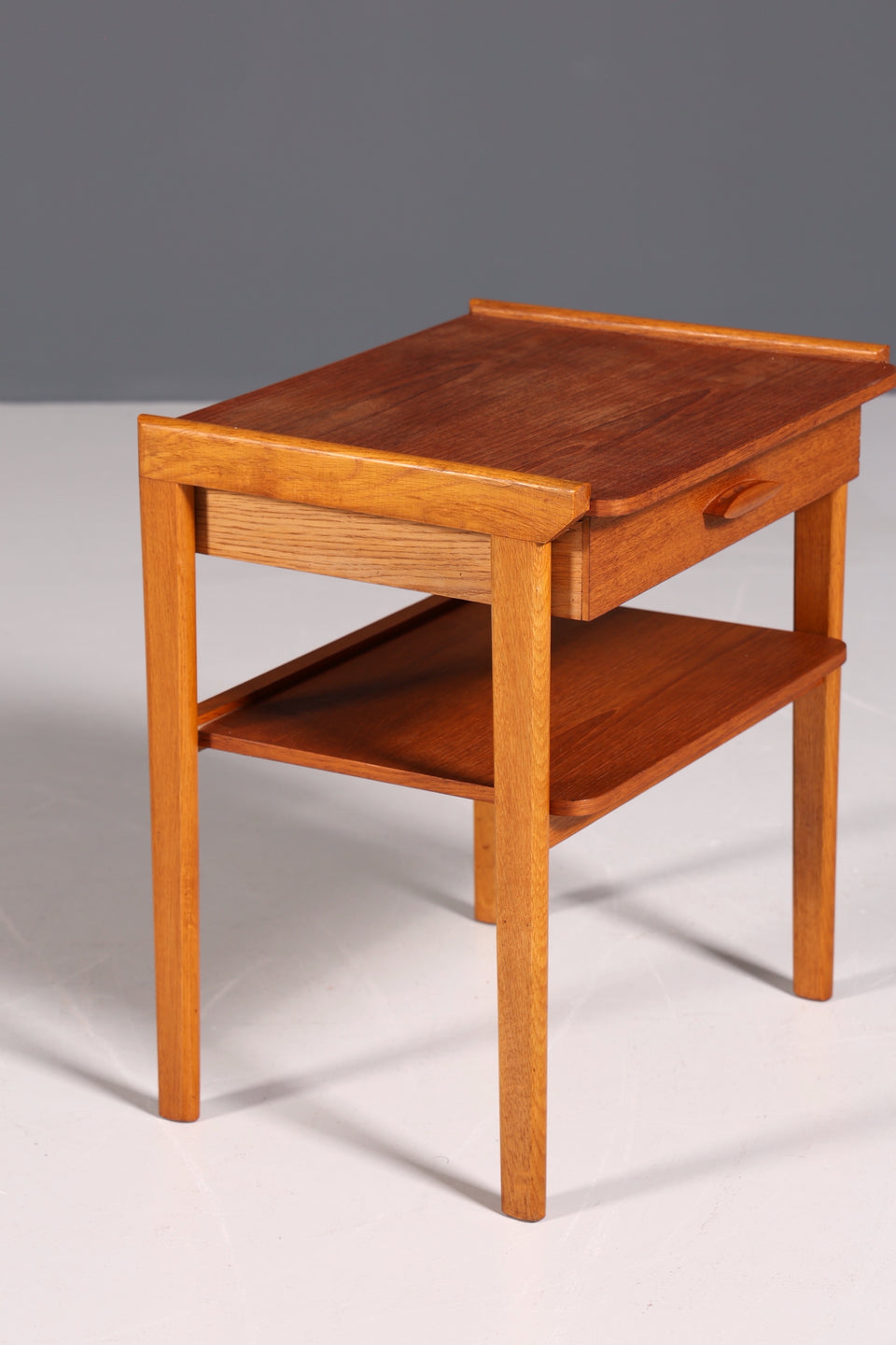 Wunderschöner Mid Century Beistelltisch Ablage Danish Design Teak Nachttisch 60s 1 von 2