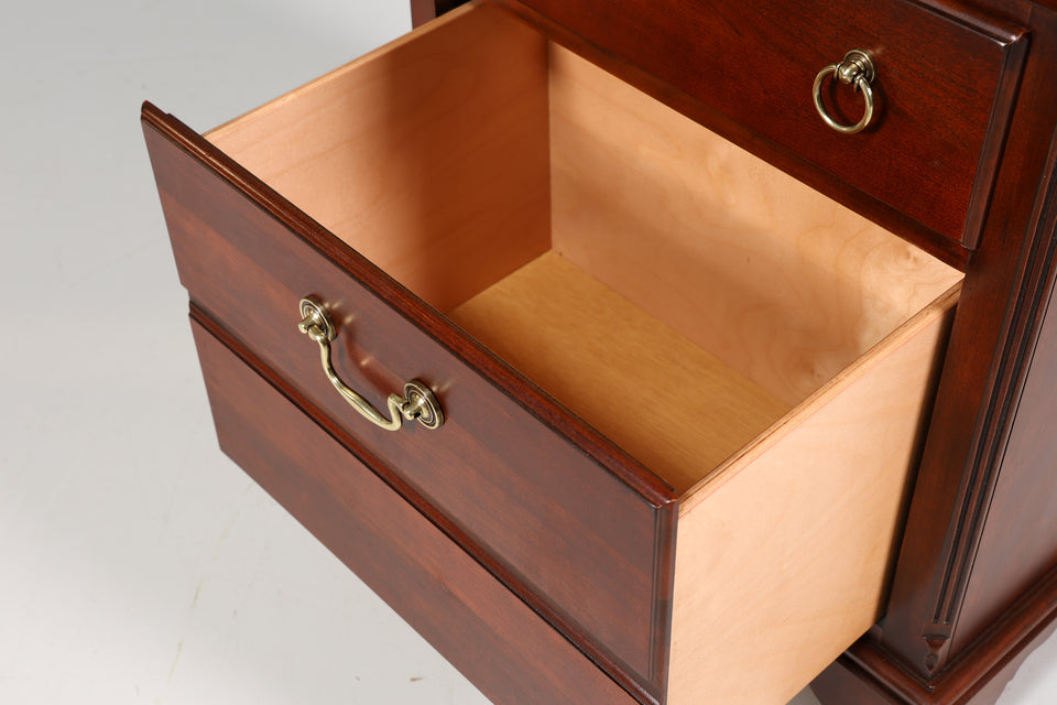 Edle Kommode der Marke Drexel Heritage Antik Stil Nachttisch USA