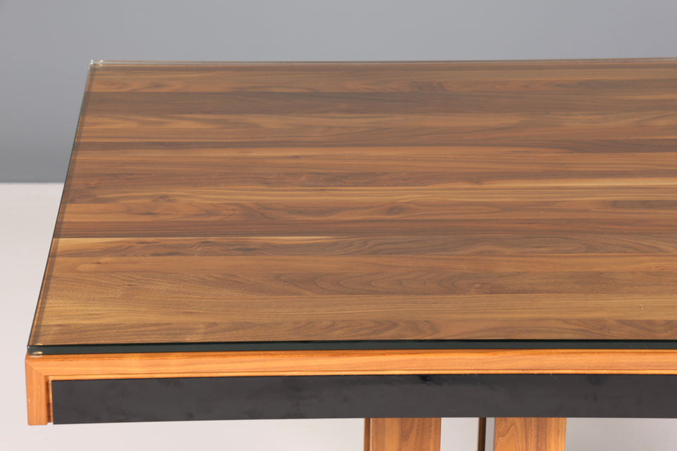 Wunderschöner Esstisch im Art Deco Design Nussbaum Tisch design Küchentisch