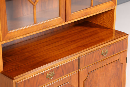 Wunderschöne Vitrine im englischen Stil Bibliothek Bücherschrank UK Buffet Schrank 60s Jahre