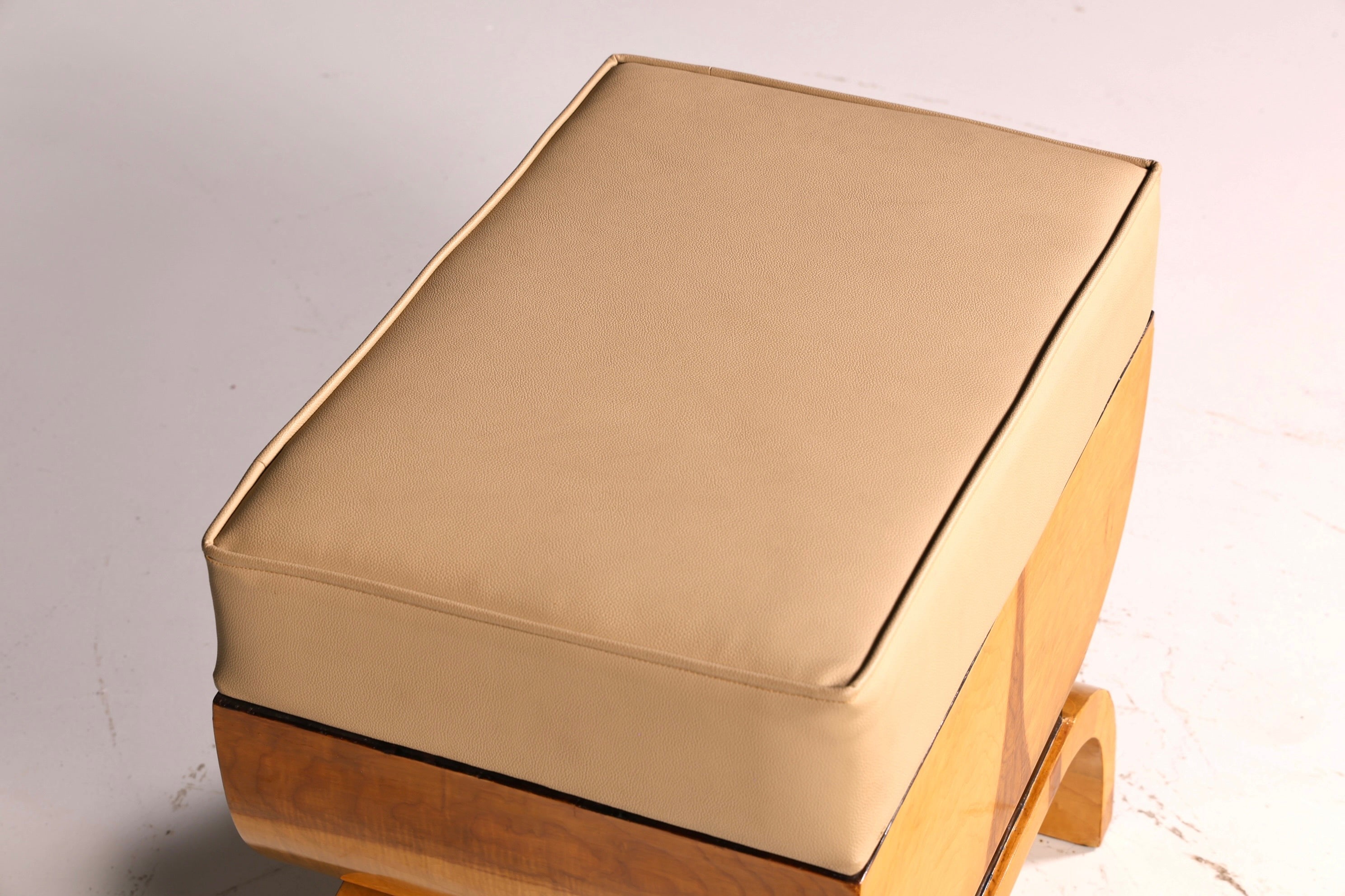 Wunderschöner Hocker im Art Deco Stil Birke Sitzhocker Fußhocker Fußbank Antik Vintage
