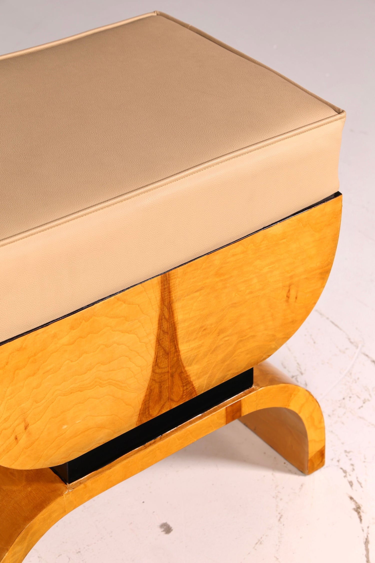 Wunderschöner Hocker im Art Deco Stil Birke Sitzhocker Fußhocker Fußbank Antik Vintage