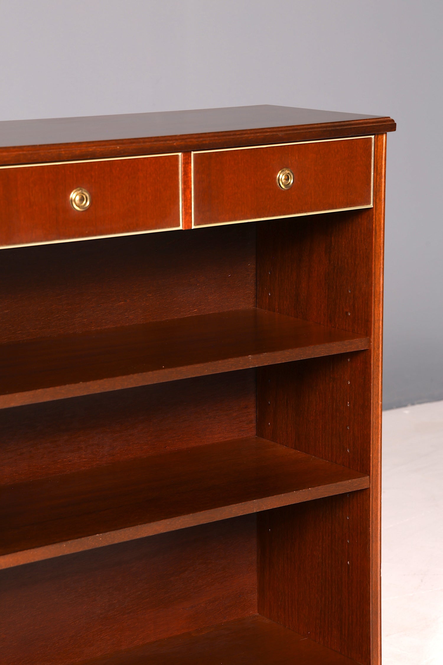 Wunderschönes Bücherregal im Gustavianischen Stil Antik Stil Regal Standregal Wohnzimmer