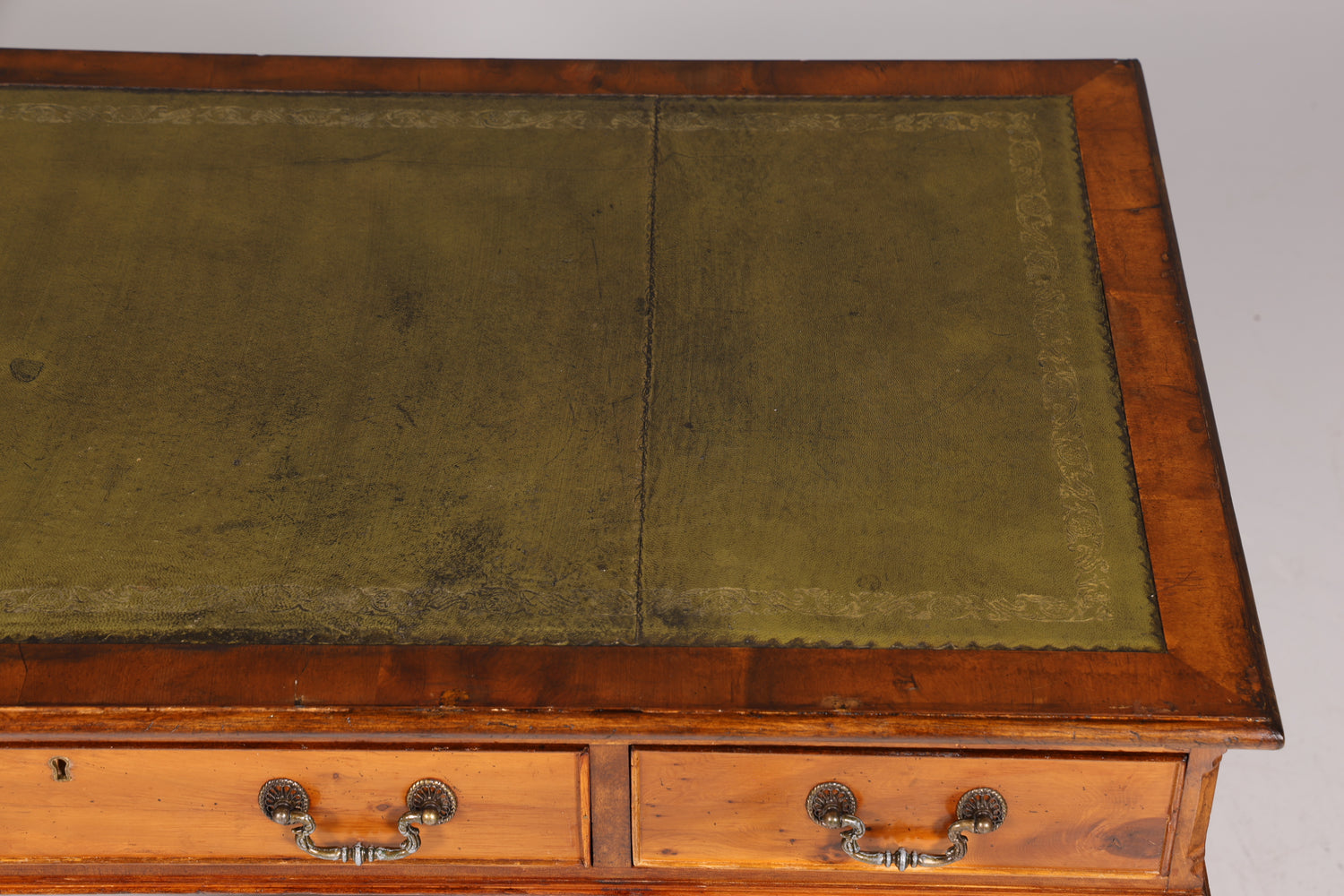 Wunderschöner Englischer Schreibtisch echt Lederauflage Bürotisch Eibe Antik Stil Office Desk