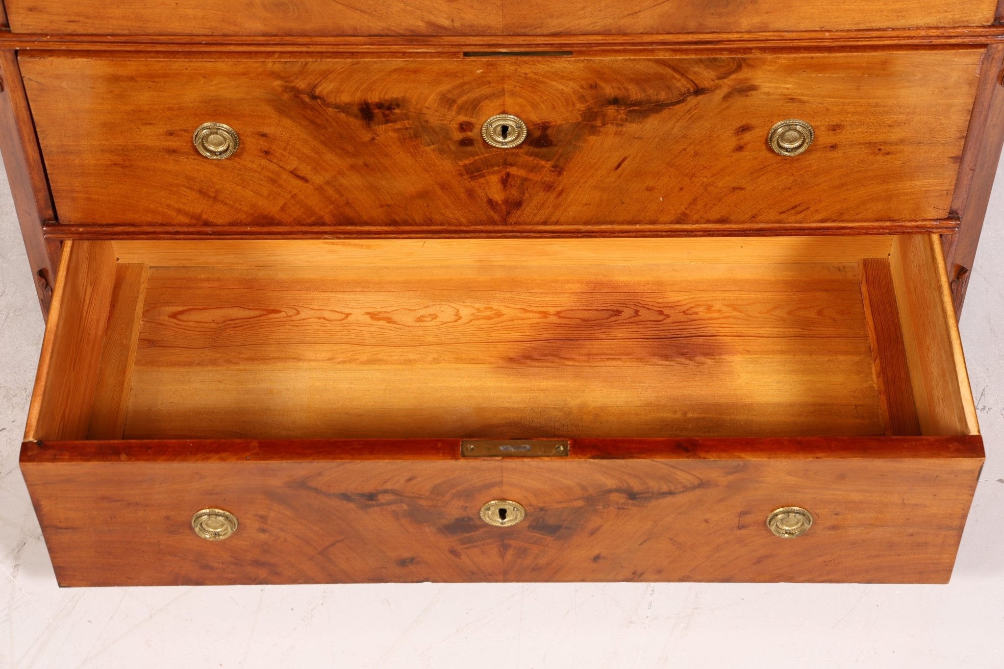 Beautiful Louis Philippe Secretary Vertiko Wilhelminian style walnut antique chest of drawers around 1880